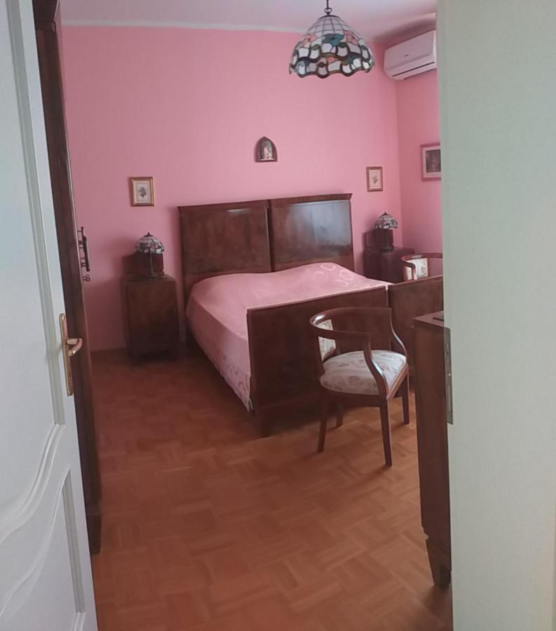 Отель La Montecchia House Montecchia di Crosara Экстерьер фото